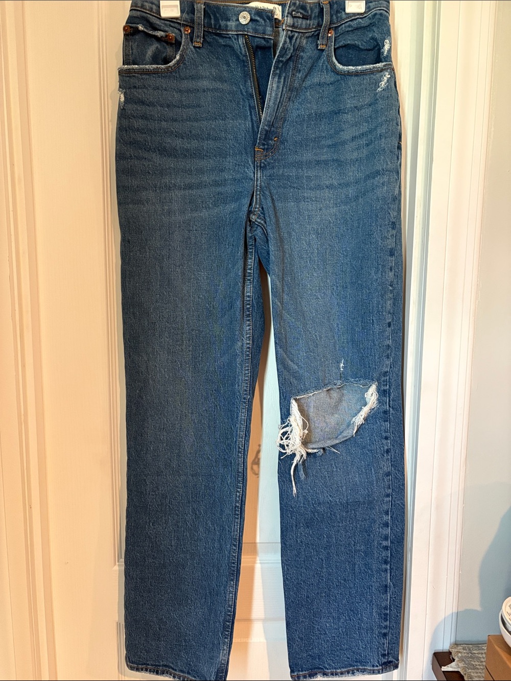 Abercrombie & Fitch Distressed Dark Blue Straight-Leg Jeans